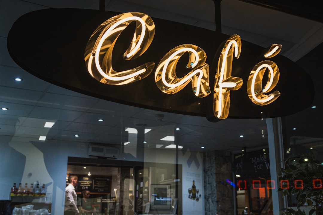 Gemütliche Atmosphäre und Genuss im Café Maastricht erleben