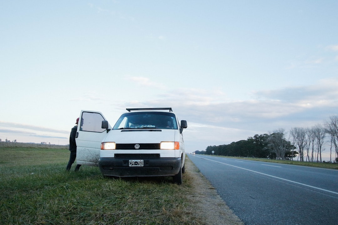 Gut vorbereitet unterwegs mit dem reinen Elektrofahrzeug: Tipps für längere Reisen