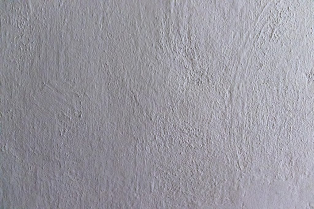 Starke und schöne Gartenmauer: Verputzen leicht gemacht