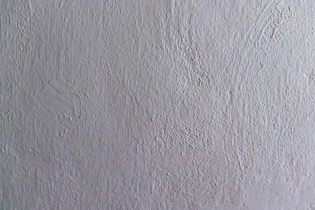 Starke und schöne Gartenmauer: Verputzen leicht gemacht